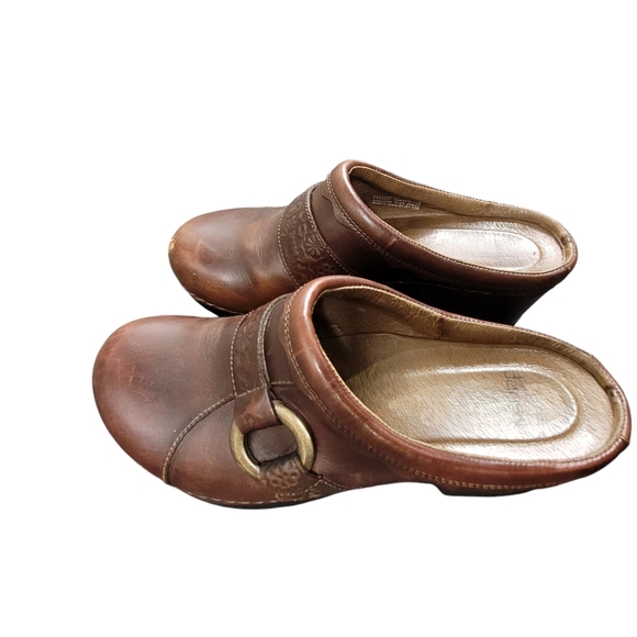 Dansko Ingrid Mule Clog Shoes Womens 39 EU 8.5 Brown Leather Embossed Never Worn - Picture 4 of 15
